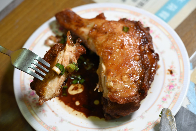 興華茶餐廳｜柴灣超過40年的街坊茶記必試$29馳名蔥油生炸雞髀