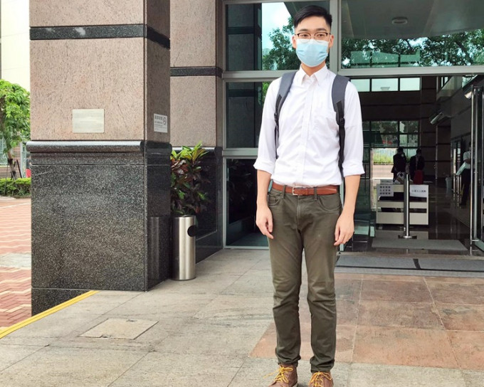 29岁的陈浩天报称为自由工作者。叶君怡摄