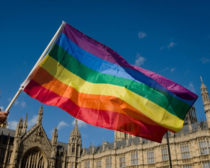 英国拟强迫海外属土批准同性婚姻合法化。网图