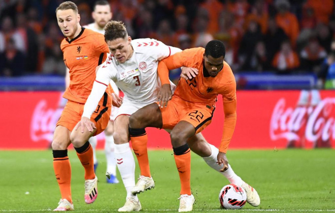 荷蘭(橙衫)對塞內加爾並無必勝把握。Reuters