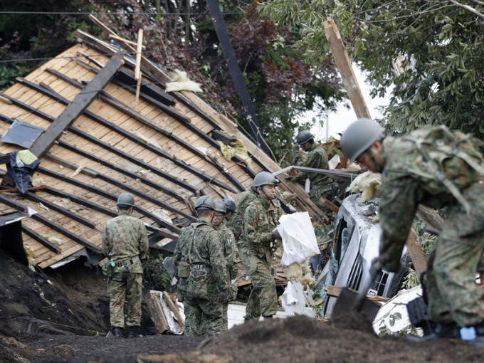 北海道地震增至16人死亡，26人仍失蹤，自衛隊仍在搜救。AP