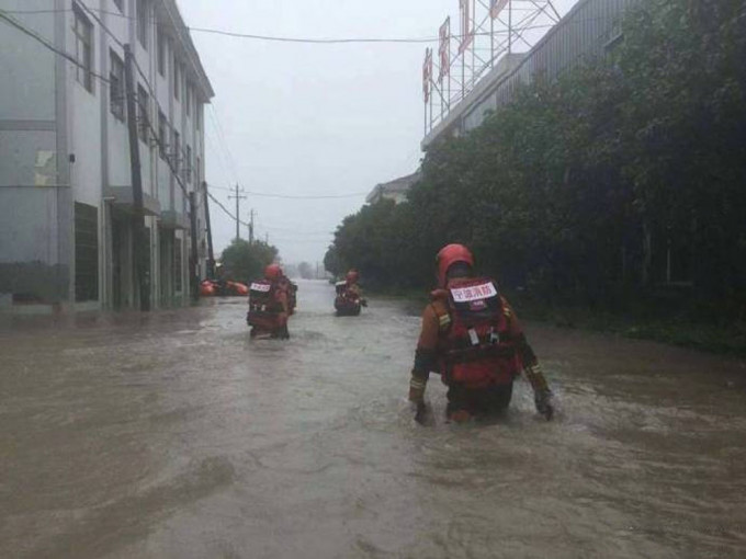 台风烟花两次登陆浙江，淹水灾情严重。