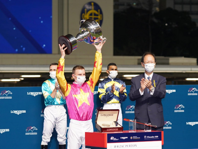 今届国际骑师锦标赛，潘顿以总分二十分夺得冠军。 Curry摄
