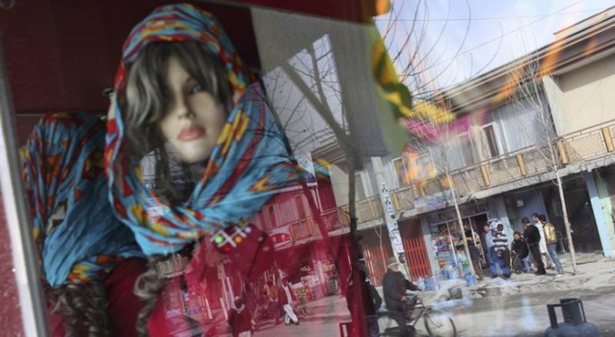 阿富汗有地方政府要求商家將假人模特兒的頭移除。路透社圖片