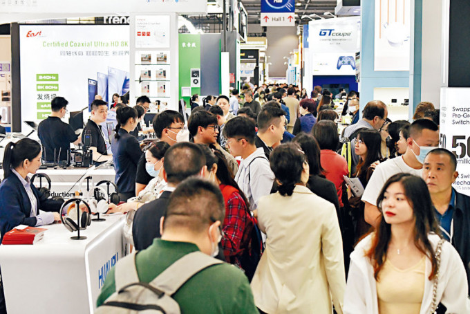 消費電子展昨日在亞洲國際博覽館揭幕，錄得逾2000家供應商、超過4000個展位。