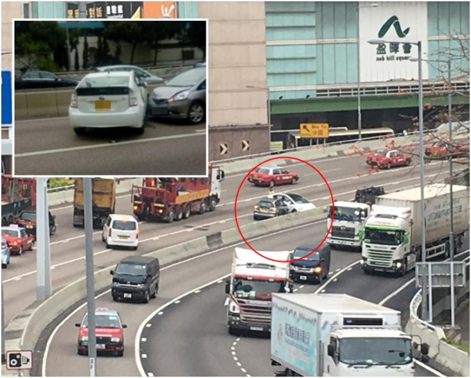 黑色私家车拦腰撞向白色私家车右边。网民：Francis Tsui‎／Matthew Lam