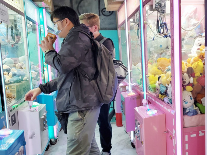 台北擬禁中小學50公尺內設夾公仔機，預計年底前實施。資料圖片