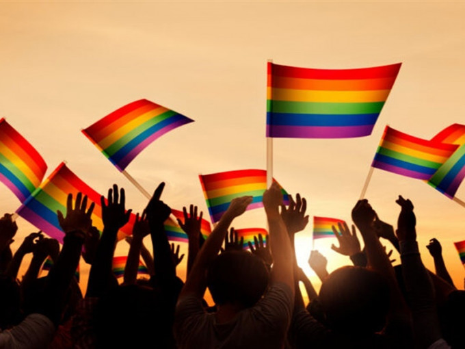 周五通过的议案容许男、女同性恋者合法结婚外。网图