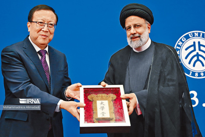 莱希获北京大学授予名誉教授称号。