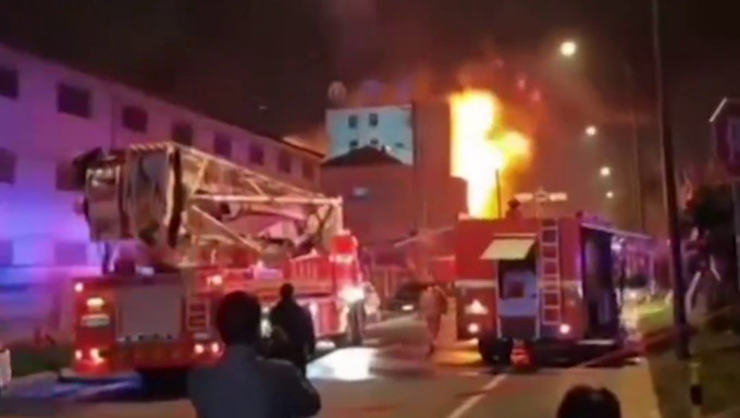 江蘇無錫一紡織廠起火，致7人死亡。