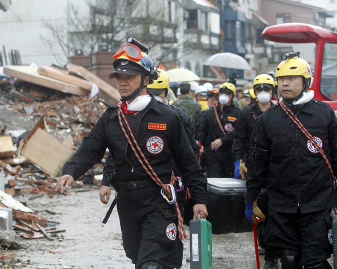 花莲地震失踪内地客人数增至5人。AP