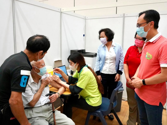 聶德權出席「九龍城區長者疫苗接種日」。聶德權facebook圖片