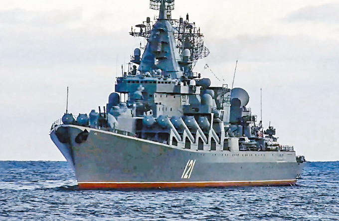 俄軍一艘巡洋艦在黑海參加演習。