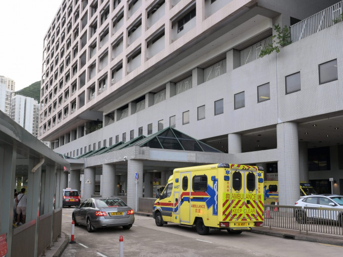 檢測陰性病人錯誤送入東區醫院。