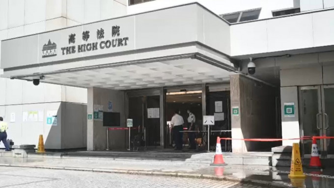 東亞銀行及滙中興業昨亦入稟高等法院申請凱施清盤。