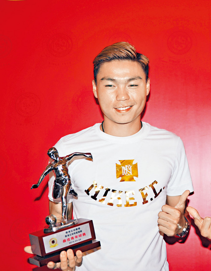 卓耀國曾獲選為香港足球明星選舉最佳青年球員。
　　