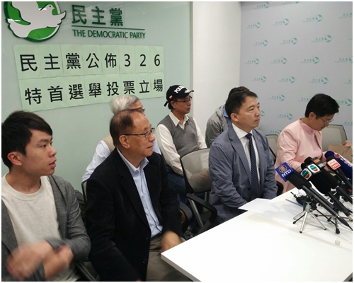 胡志偉（右二）解釋，決定支持曾俊華是基於多個民調都顯示曾獲大部分市民支持。