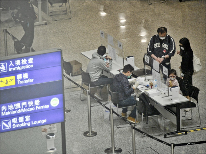 机场内的食肆及商户获继续免租。资料图片