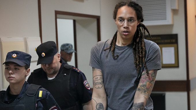 美国女篮球员被指运毒，在俄被判9年监禁。AP