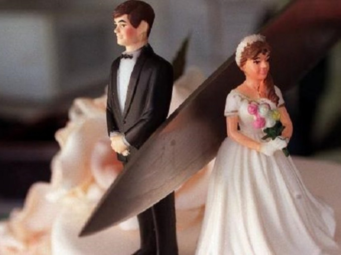 日本一名準新郎在婚禮舉行前，發現未婚妻竟與其上司出軌。　示意圖