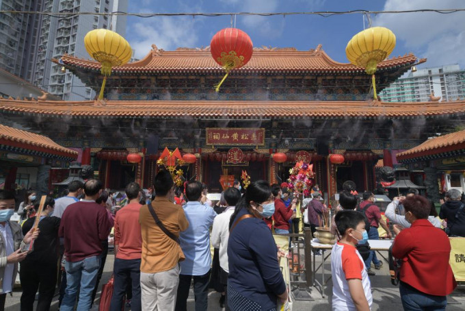 市民到黄大仙祠祈福