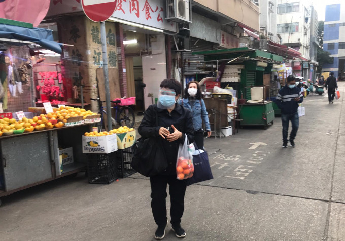 位於油麻地寧波街至炮台街交界的街道情況。本報記者攝