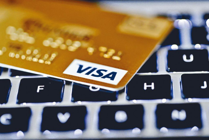 大部分网购信用卡设现金回赠，甚至或推网购里数回赠。