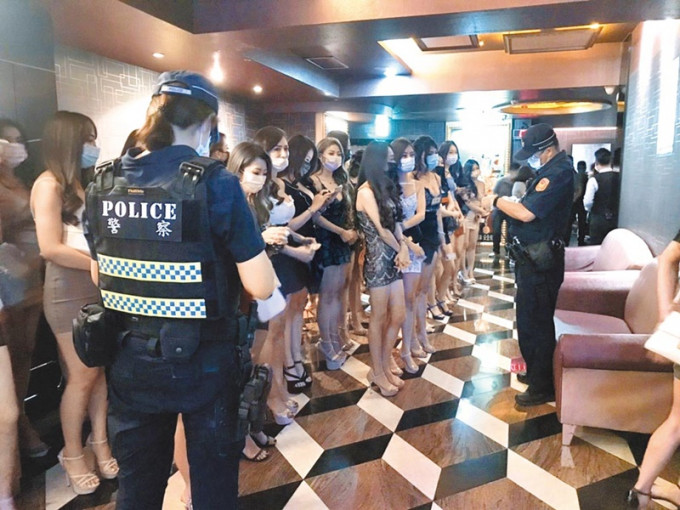 台南警方突击搜查57处娱乐场所。中时