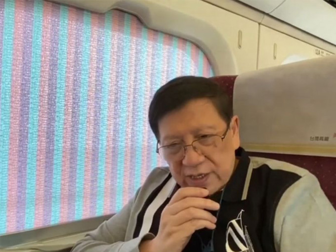 萧若元在台湾高铁车厢无佩戴口罩拍片近20分钟。萧若元YouTube影片截图