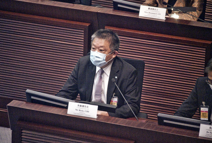 平机会主席朱敏健出席立法会会议。