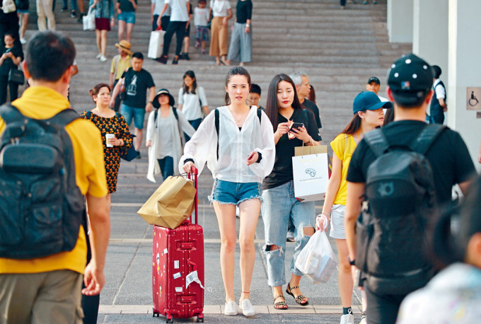 春節黃金周告終，本港接待近2000個內地旅行團。