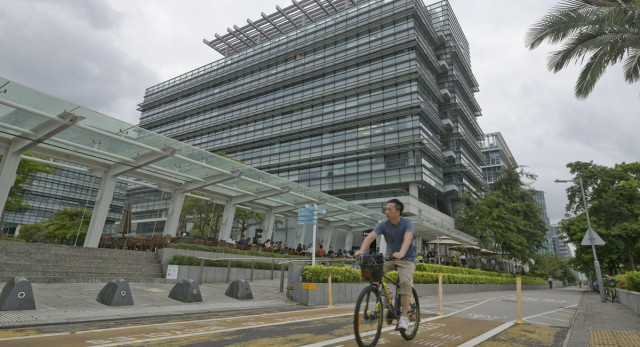 李耀培表示虽然部分国家和地区不设电动移动工具的时速限制，但发现当地的交通意外率大增，因此他认同需为车速设限。资料图片