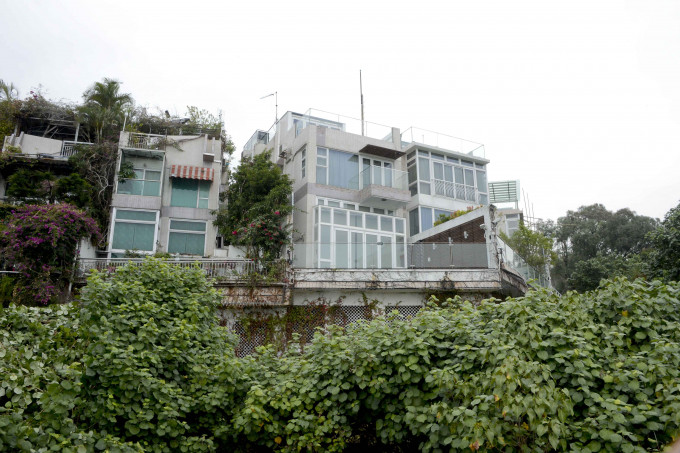 潘乐陶海诗别墅2400万转让。