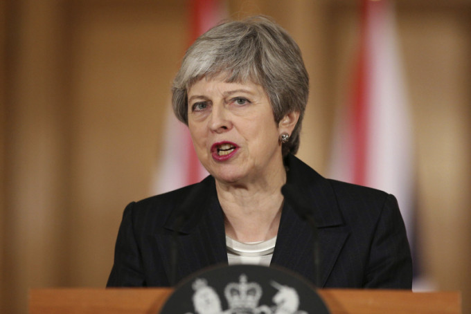 英國首相文翠珊去信歐洲理事會主席圖斯克，正式要求將本月29日的脫歐期限延長多三個月，去到6月30日。AP