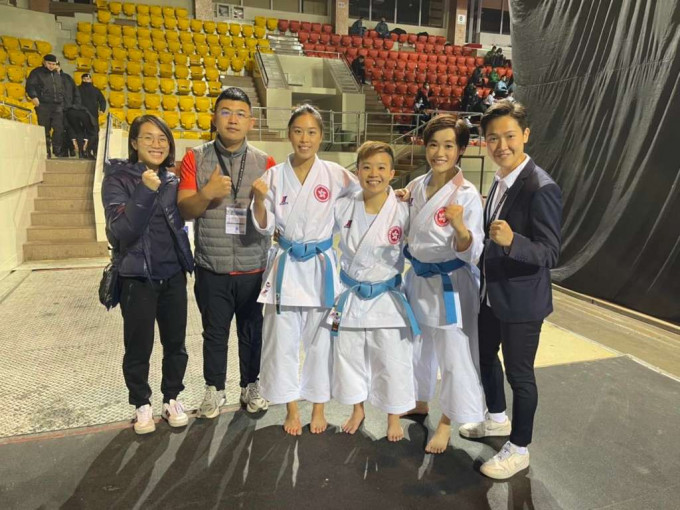 胡樂敏(右三)、王思敏(右二)、馬嘉敏(左三)組成的香港女子隊際形，銅牌戰擊敗柬埔寨添銅。網上圖片