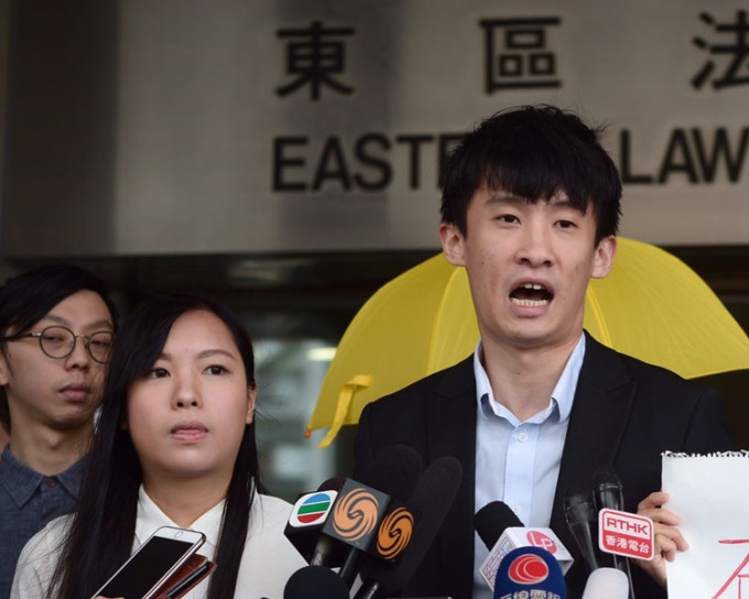 梁游被控「非法集结」等罪名，五被告暂毋须答辩。