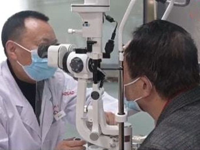 醫生表示視網膜脫落會造成嚴重的一個後果就是失明。