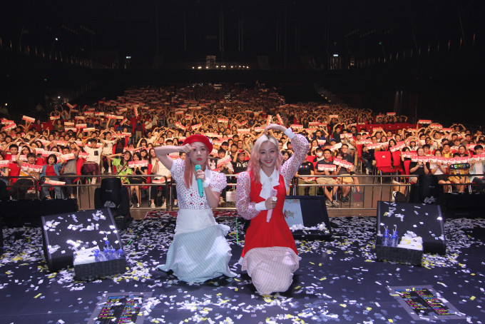 韩国组合「脸红的思春期」昨晚在九展Star Hall举行演唱会。