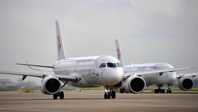 东航两架C919开启国产客机首次「双机商业营运」。