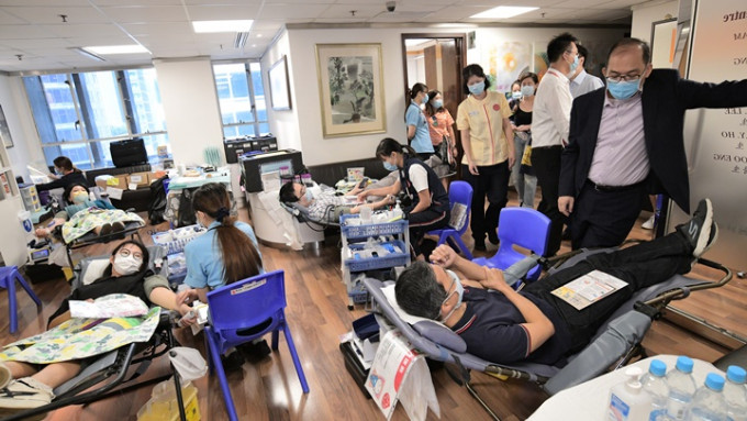 红十字会指血库存量低，呼吁市民尽快捐血。资料图片