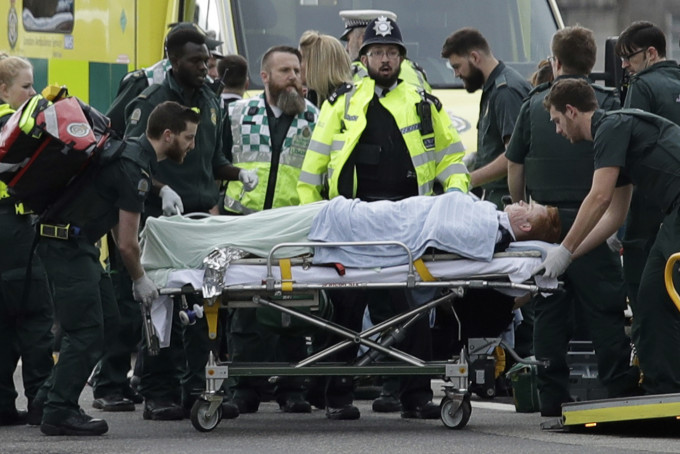 英國警方證實恐襲造成4死20傷。AP