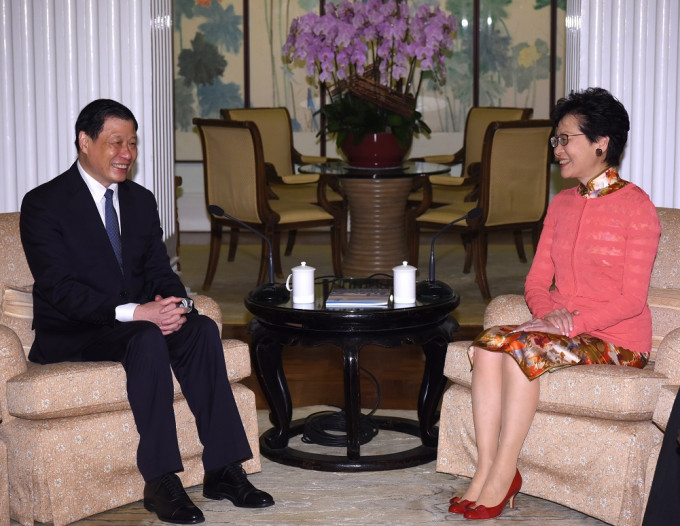 行政长官林郑月娥会见访港上海市长应勇。新闻处