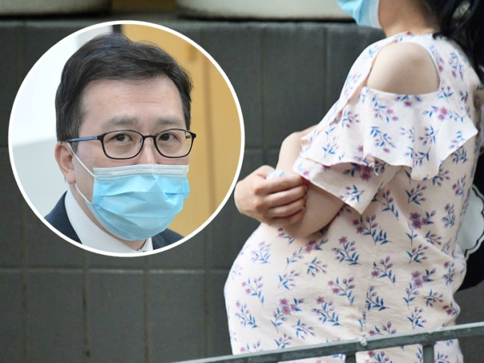 香港醫院藥劑師學會會長崔俊明（小圖）引述研究指，孕婦及餵哺母乳的女性接種復必泰等的mRNA技術疫苗後，抗體可惠及胎兒和嬰孩。資料圖片