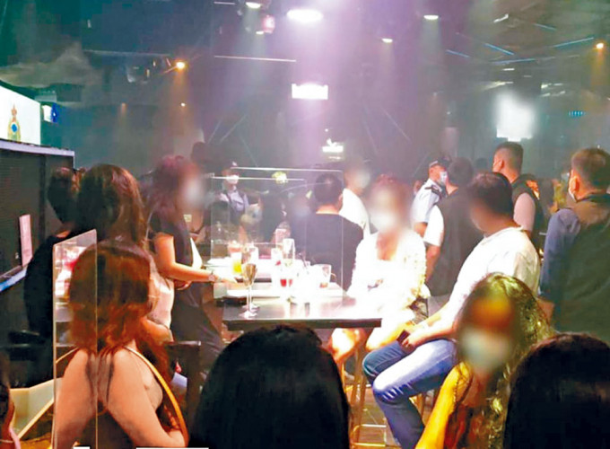 ■警方在中区的酒吧进行反罪恶行动。