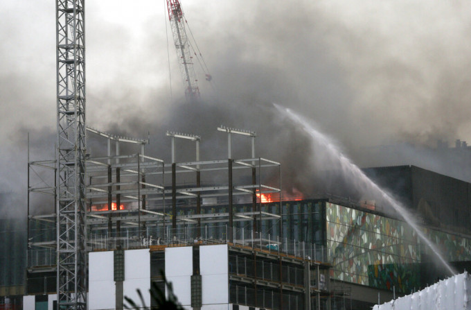 纽西兰奥克兰市兴建中的会议中心起火。AP