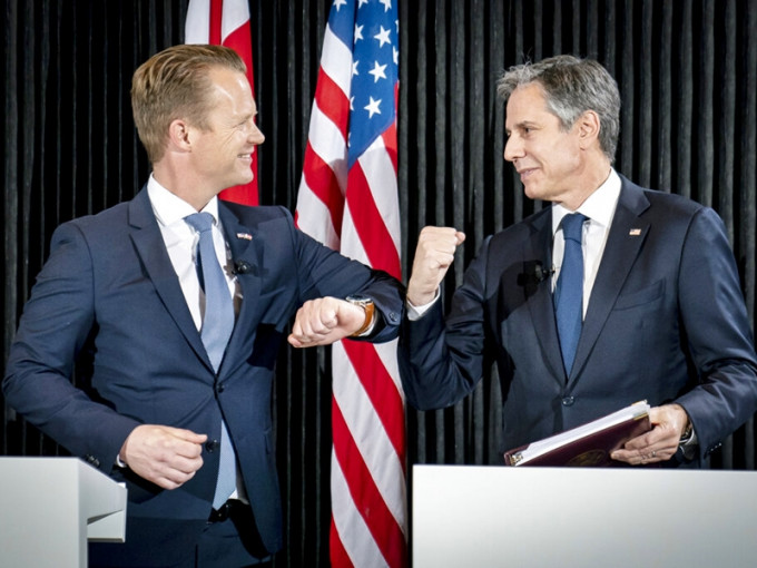 美国国务卿布林肯（右）早前与丹麦外相科弗德会面。AP图片