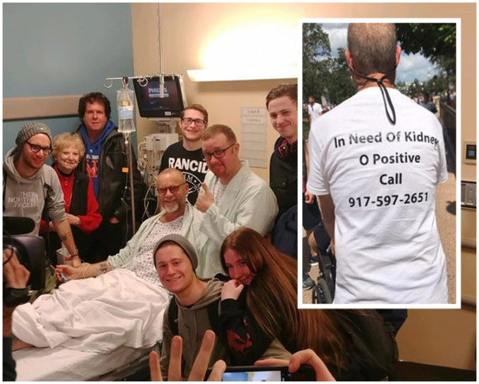 莱博维茨穿上一件T恤，印上他需要肾脏的字样，还附上血型以及联络电话。网图