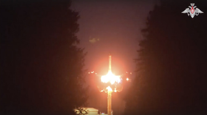 俄军在演习中发射洲际弹道导弹。美联社