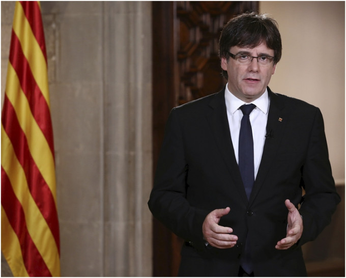加泰隆尼亚自治区主席Carles Puigdemont，赞成透过调解找出化解危机方法。AP