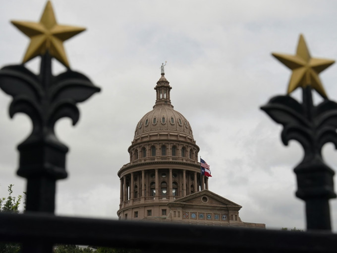美国德州州议会众议院就一项限制投票权利的新议案进行表决之前数天，大批民主党州议员「集体出走」。AP资料图片